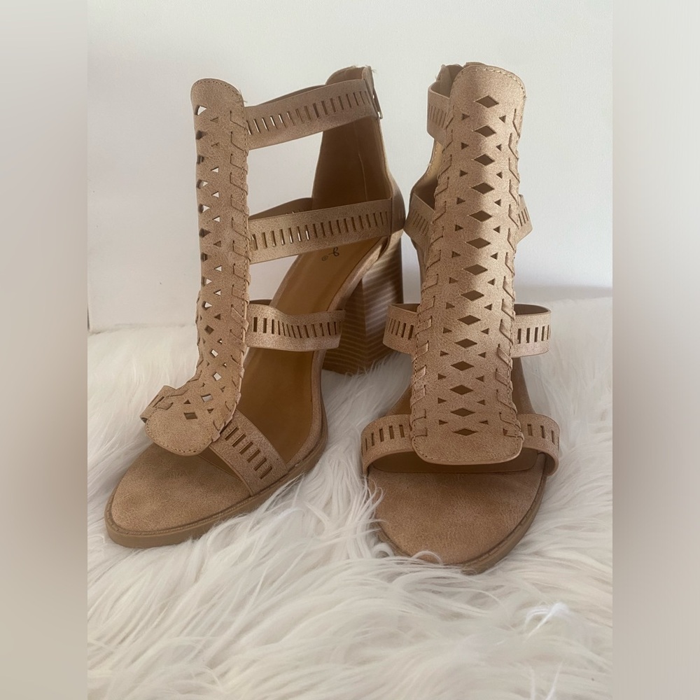 Brand New QUPID Tan Strappy Peep Toe Heeled Sandal -  SIZE 10 (box included)